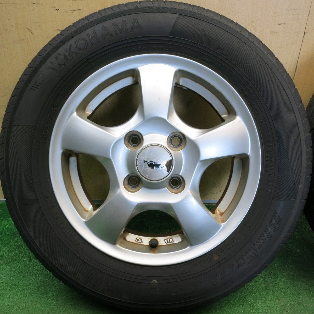バリ溝！24年！ほぼ10分◎145/80R13 ヨコハマ BluEarth-ES ES32 STYLE PRASINO DUKE スタイル プラシノ 13インチ PCD100/4H◎6081302HAノ