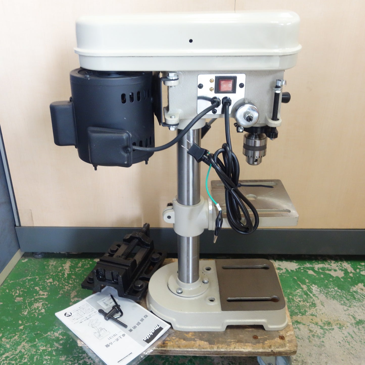 [送料無料] 未使用！バイス付き☆マキタ 卓上 ボール盤 TB131 電動 工具 makita 100V 穴あけ 機 加工☆