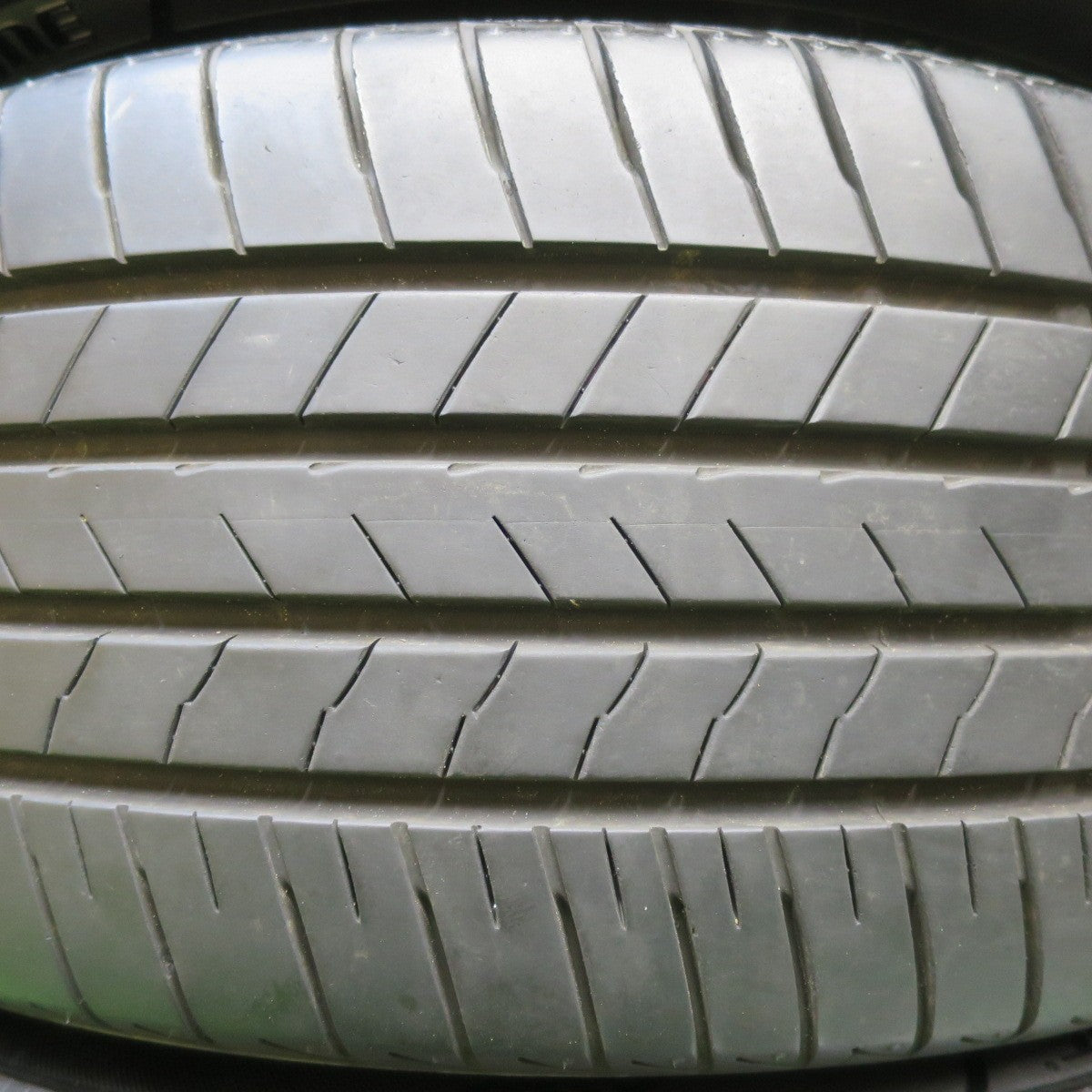 [送料無料] バリ溝！23年！9.5分★225/45R18 ブリヂストン レグノ GR001 タイヤ 18インチ クラウン マークX オデッセイ 等★4111306イノタ