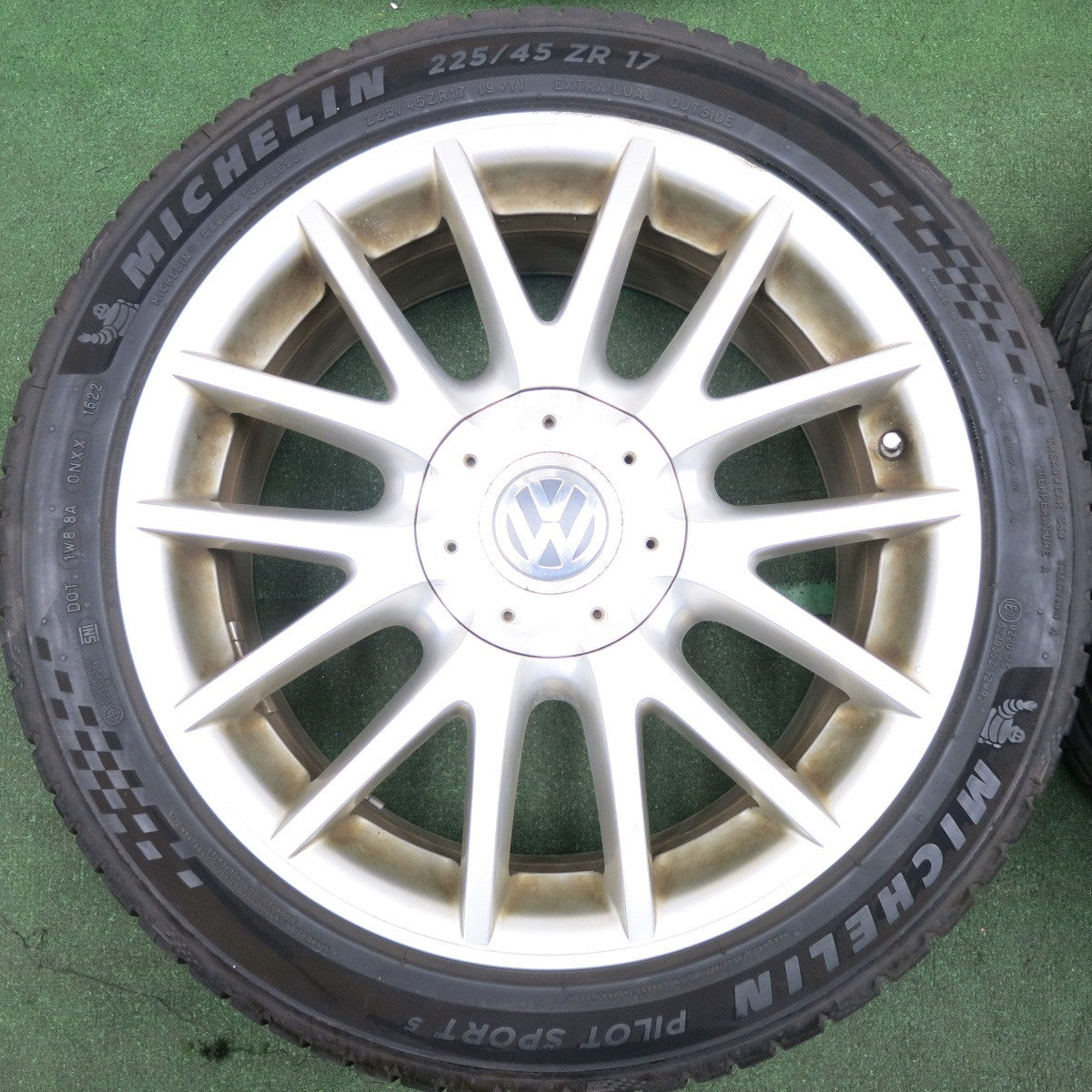 *送料無料* バリ溝！22年！9.5分★ワーゲン ゴルフ5 ヴァリアント 純正 225/45R17 ミシュラン パイロット スポーツ5 PCD112/5H★4051101HAノ