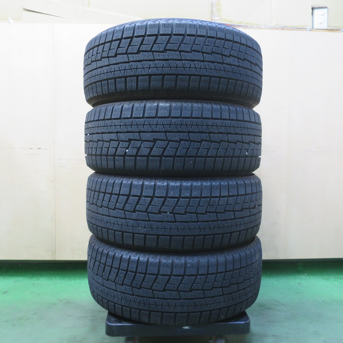 バリ溝！9.5分★スタッドレス 215/50R17 ヨコハマ アイスガード iG60 タイヤ 17インチ レヴォーグ プリウスα 等★6051602イスタ