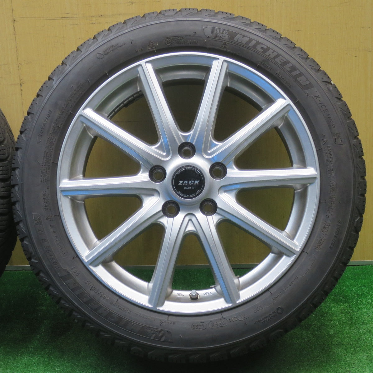 バリ溝！キレイ！9分★スタッドレス 205/55R17 ミシュラン X-ICE SNOW ZACK Sport-01 MONZA ザック 17インチ PCD114.3/5H★5111304NJス