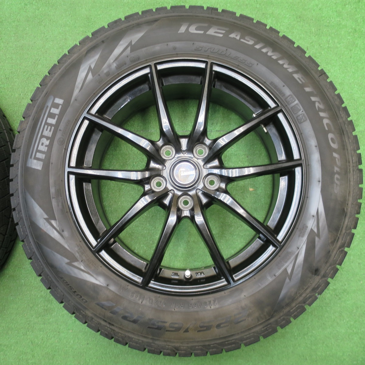 バリ溝！キレイ！8.5分★スタッドレス 225/65R17 ピレリ アイスアシンメトリコ プラス G.speed Gスピード 17インチ PCD114.3/5H★5121801NJス