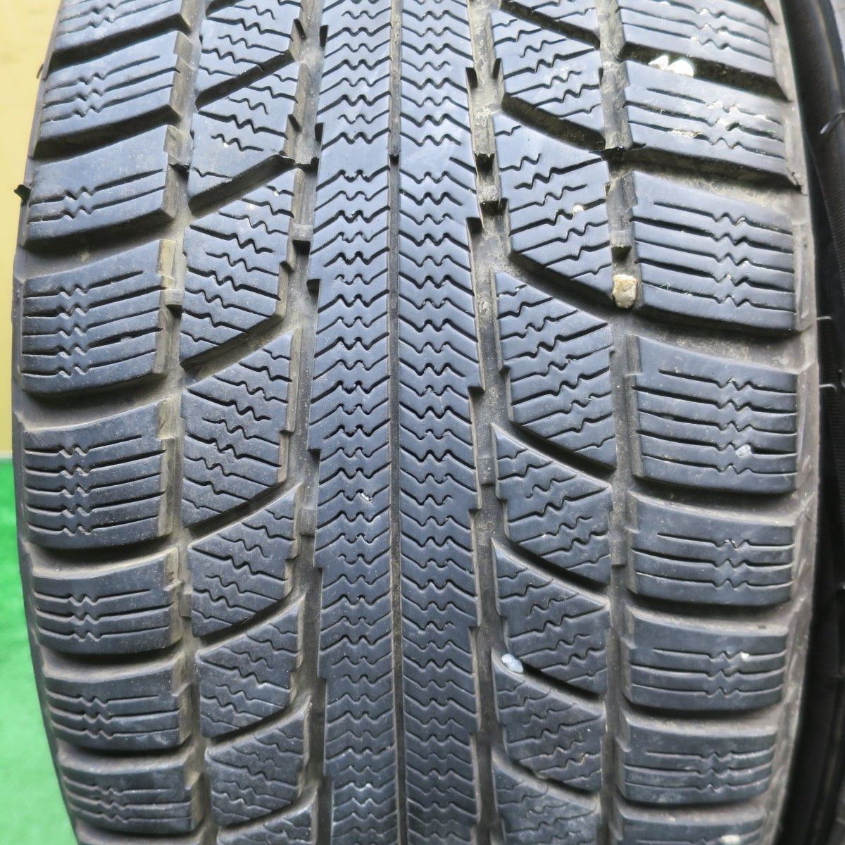 バリ溝！9分★ベンツ 等 AMG タイプ 社外 225/45R18 スタッドレス トライアングル SNOW LION 18インチ PCD112/5H★6021301NJス