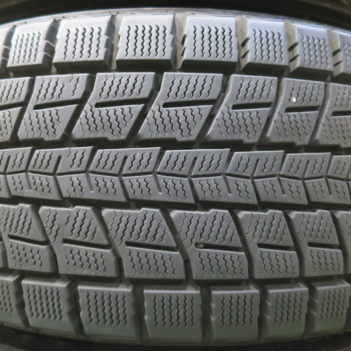 センサー付！バリ溝！キレイ！9.5分★レクサス NX Fスポーツ 純正 235/55R18 スタッドレス ダンロップ ウインターマックス SJ8 18インチ PCD114.3/5H★6042905イス