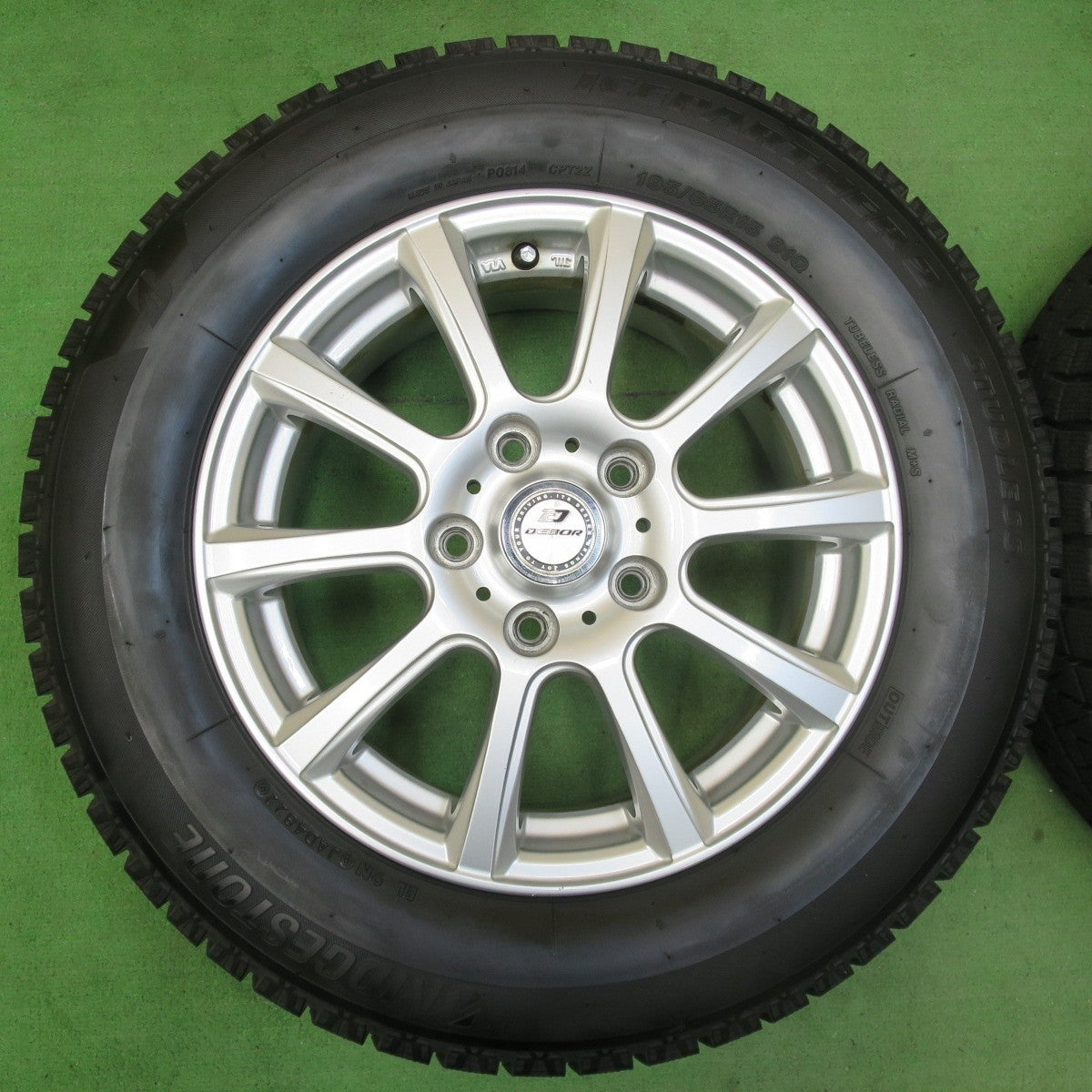 バリ溝！22年！キレイ！9.5分★スタッドレス 195/65R15 ブリヂストン アイスパートナー2 DEBOR 15インチ PCD114.3/5H★5030604イス