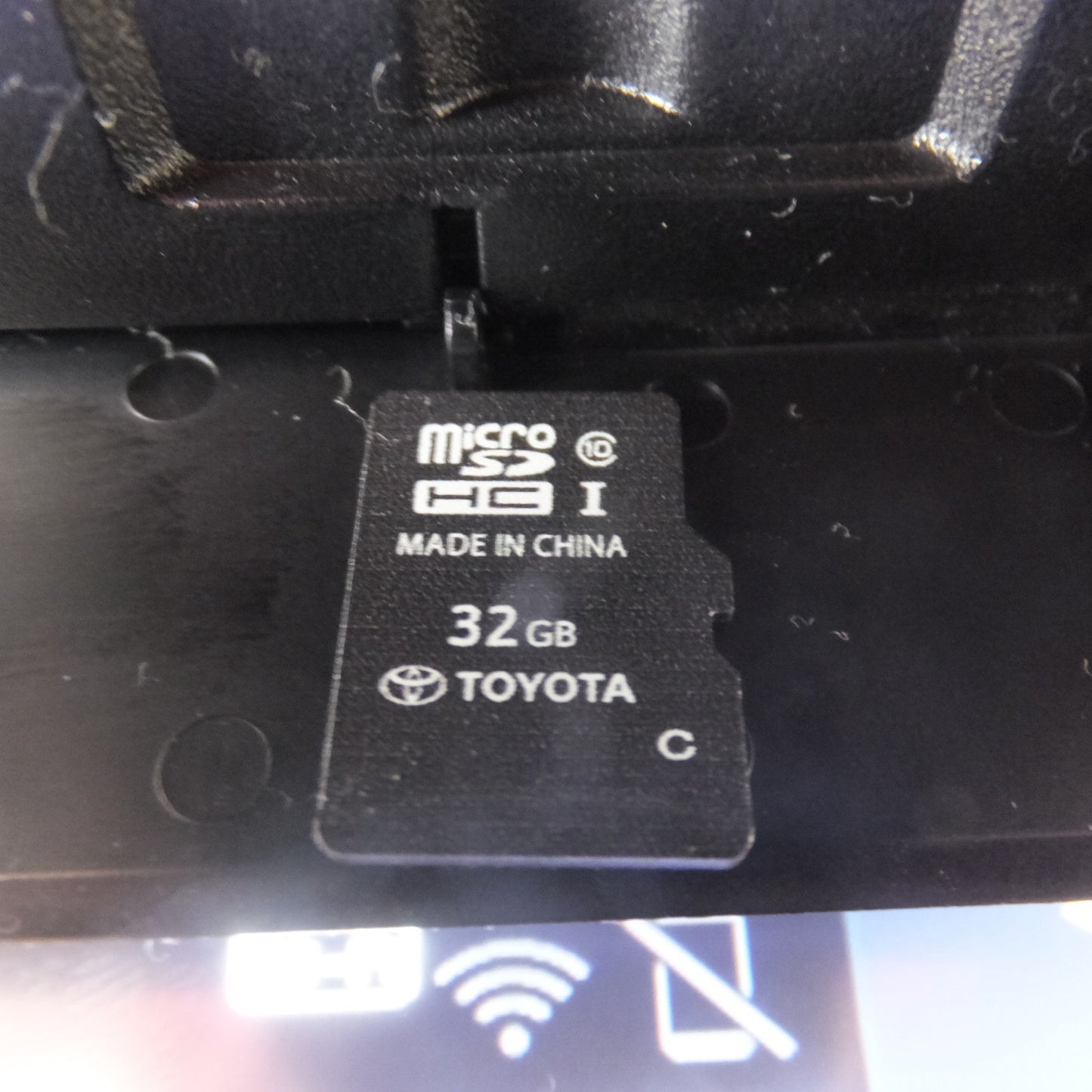 [送料無料] ★デンソーテン製 トヨタ 純正 SDナビゲーション NSZT-W68T 08605-00B50★
