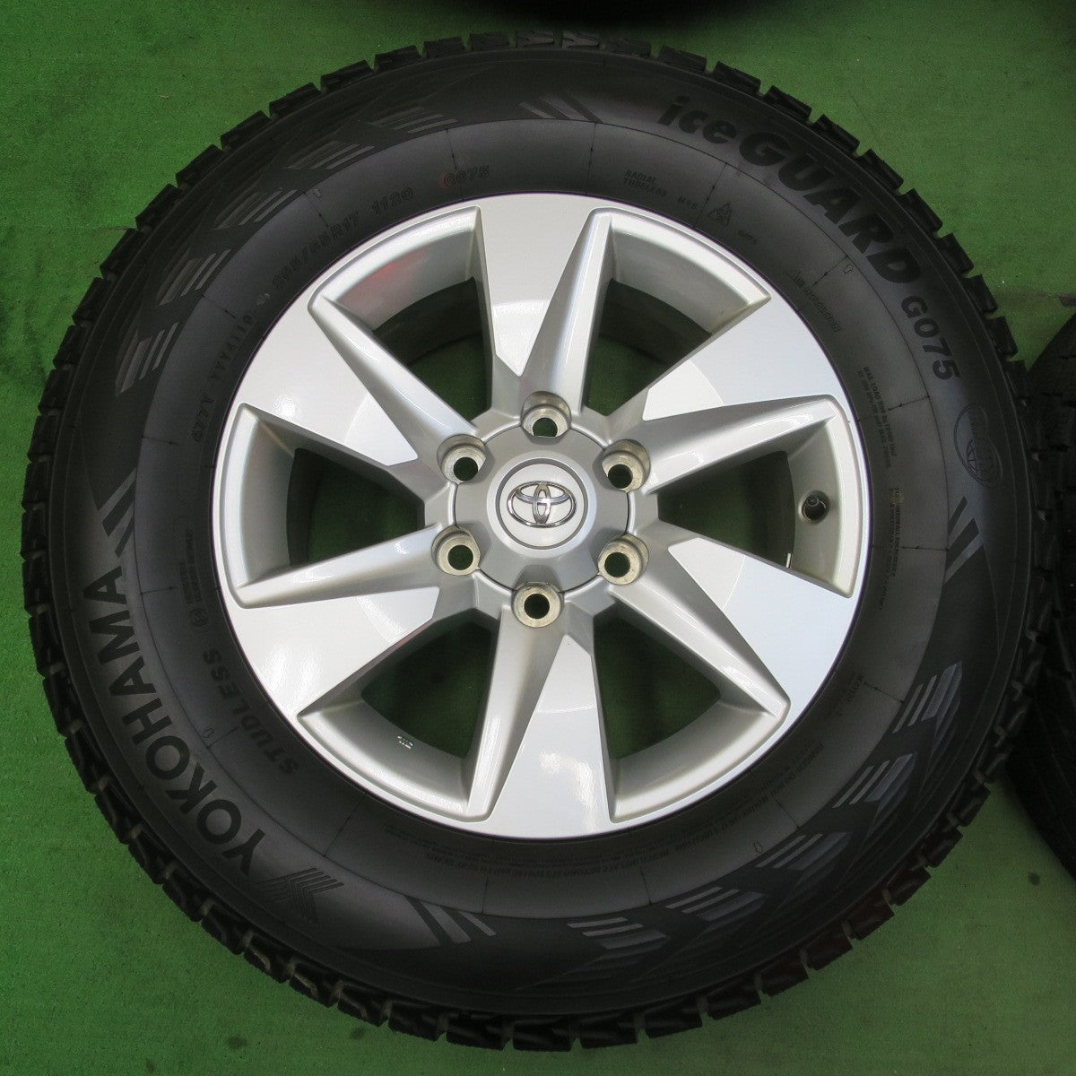 [送料無料] バリ溝！キレイ！9分★トヨタ 150系 ランクル プラド 純正 265/65R17 スタッドレス ヨコハマ アイスガード G075 17インチ PCD139.7/6H★5022302IMス