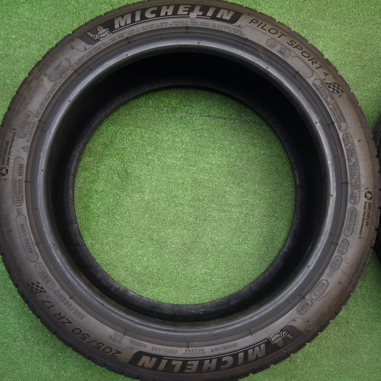 バリ溝！25年！9分★205/50R17 ミシュラン パイロットスポーツ4 タイヤ 17インチ ノート オーラ インプレッサ セレナ 等★5111205Hノタ