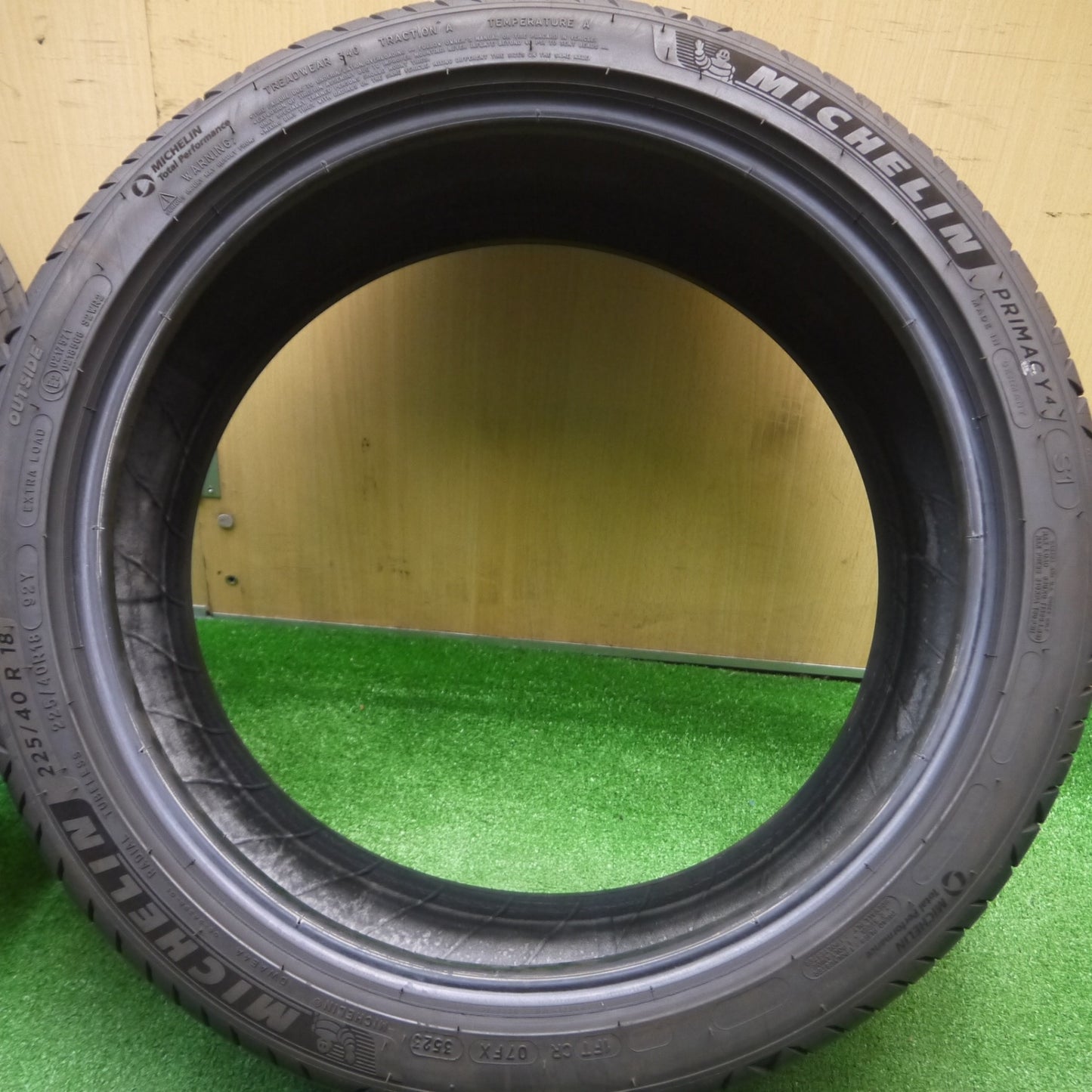 [送料無料] バリ溝！23年！9分★225/40R18 ミシュラン プライマシー4 タイヤ 18インチ インプレッサ カローラスポーツ シビック アクセラ等★4120306Hノタ