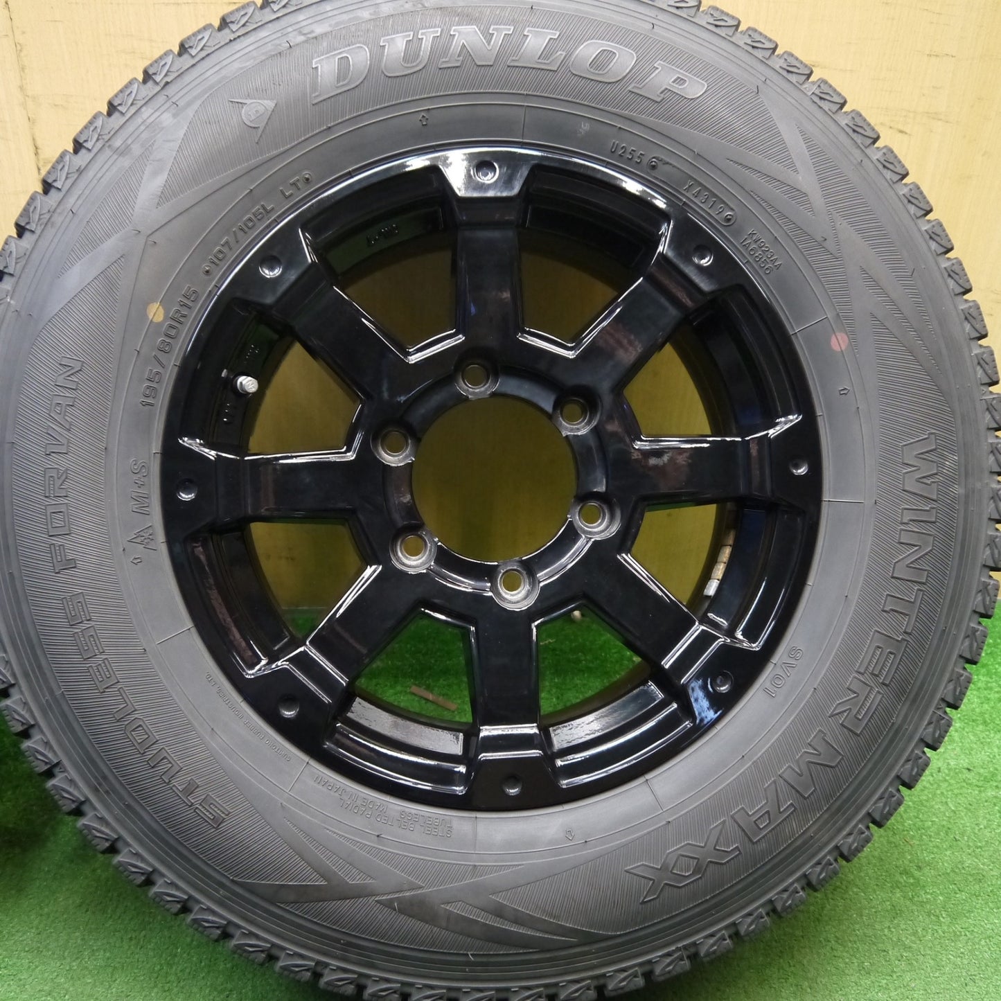 バリ溝！キレイ！9.5分★ハイエース等 BADX ROCK KELLY MX-I 195/80R15 107/105L スタッドレス ダンロップ ウインターマックス SV01 ロックケリー 15インチ PCD139.7/6H★5041602Hス