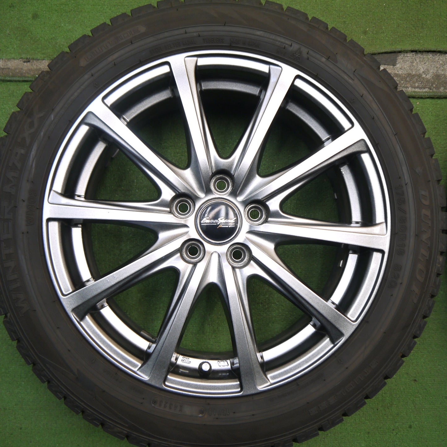 バリ溝！23年！キレイ！9.5分以上★ラクティス 等 175/60R16 スタッドレス ダンロップ ウインターマックス WM02 EuroSpeed MANARAY SPORT PCD100/5H★5070705Hス