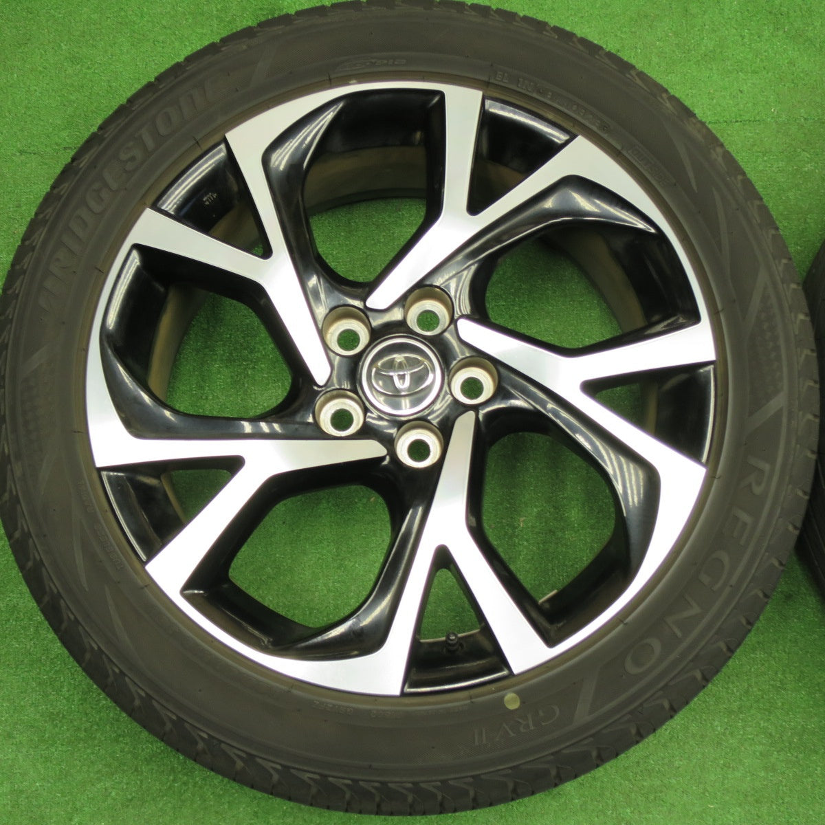 バリ溝！23年！9.5分★トヨタ CH-R 純正 225/50R18 ブリヂストン レグノ GRV2 18インチ CHR PCD114.3/5H★6030801NKノ