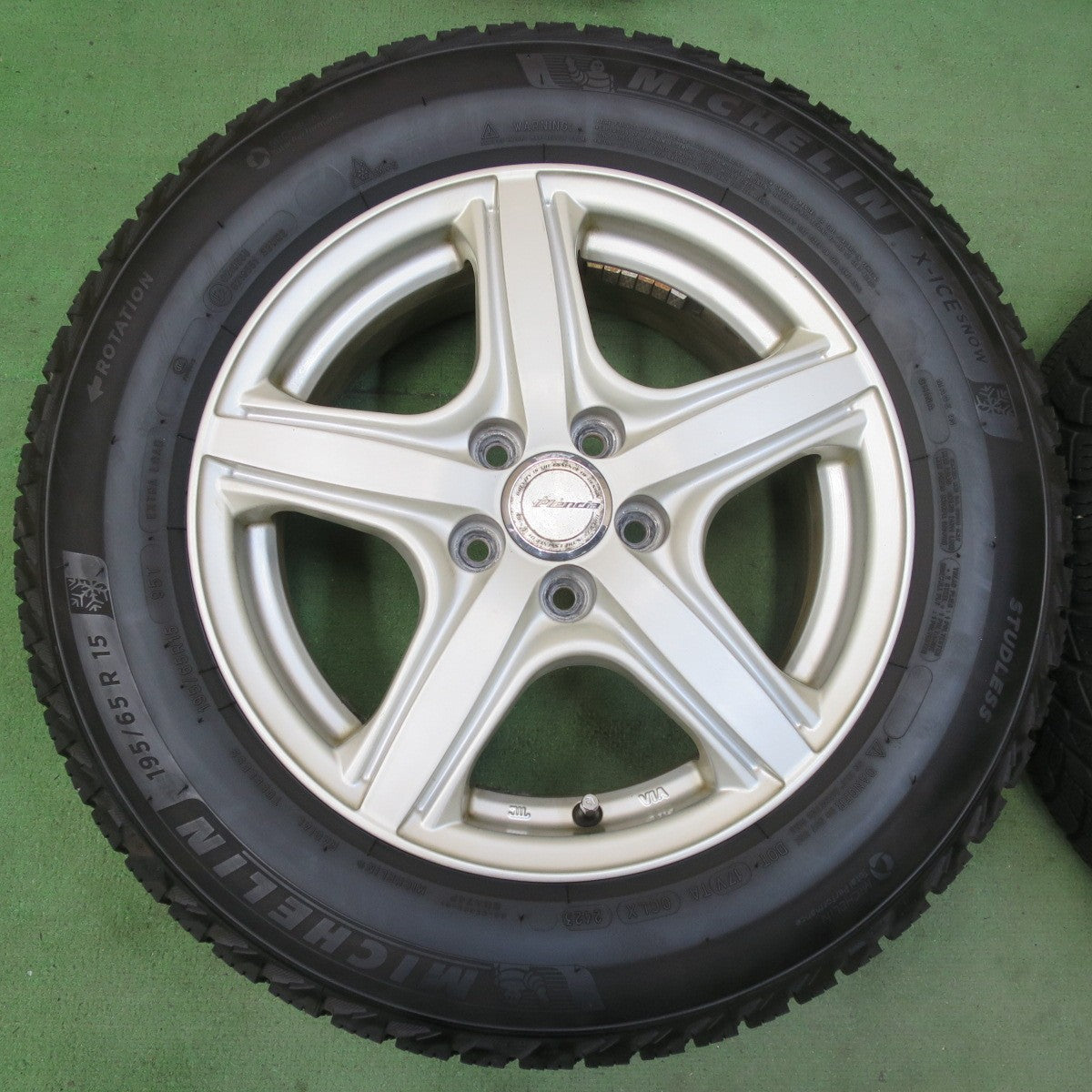 バリ溝！23年！9分★プリウス 等 195/65R15 スタッドレス ミシュラン X-ICE SNOW Plencia プレンシア 15インチ PCD100/5H★5100712イス