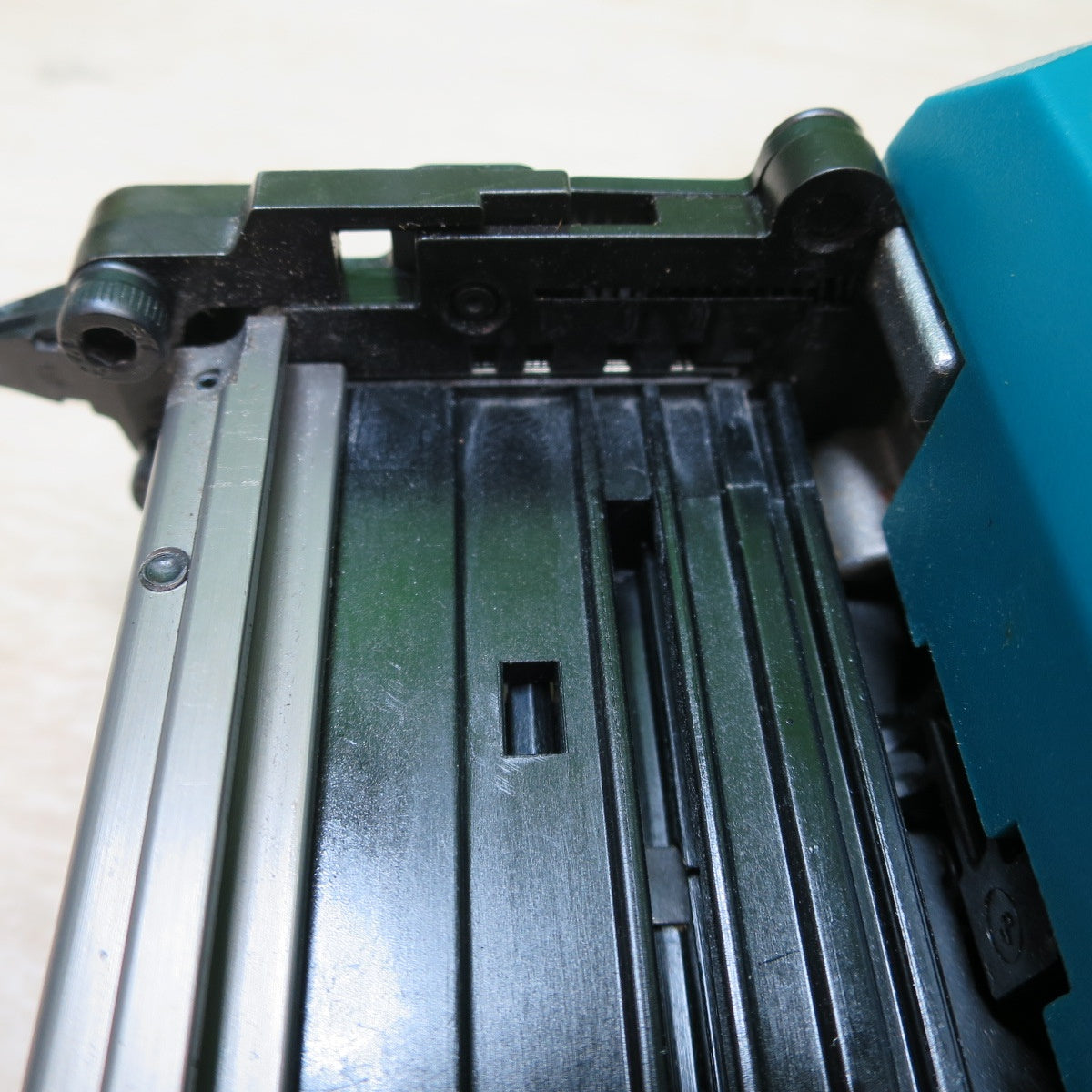 キレイ☆マキタ 充電式 ピン タッカ PT001GZK タッカー 本体 ケース のみ 電動 工具 makita 40V☆