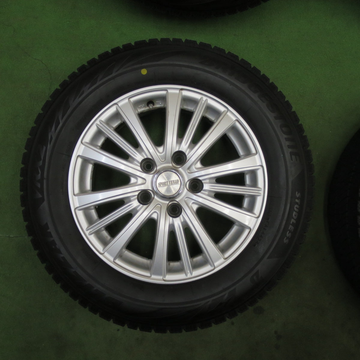 バリ溝！24年！キレイ！9.5分以上★スタッドレス 195/65R15 ブリヂストン ブリザック VRX2 SPORT VENAD 社外 アルミ 15インチ PCD114.3/5H★6021902TTス