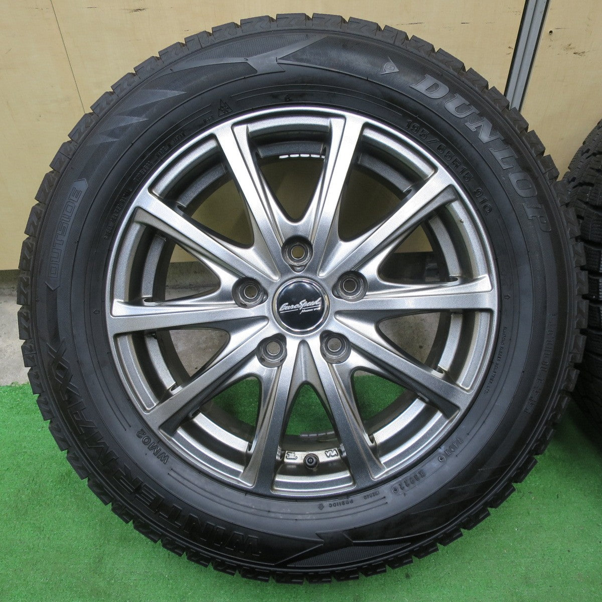 バリ溝！22年！キレイ！9.5分以上★スタッドレス 195/65R15 ダンロップ ウインターマックス WM02 EuroSpeed MANARAY SPORT ユーロスピード 15インチ PCD114.3/5H★5062002TTス