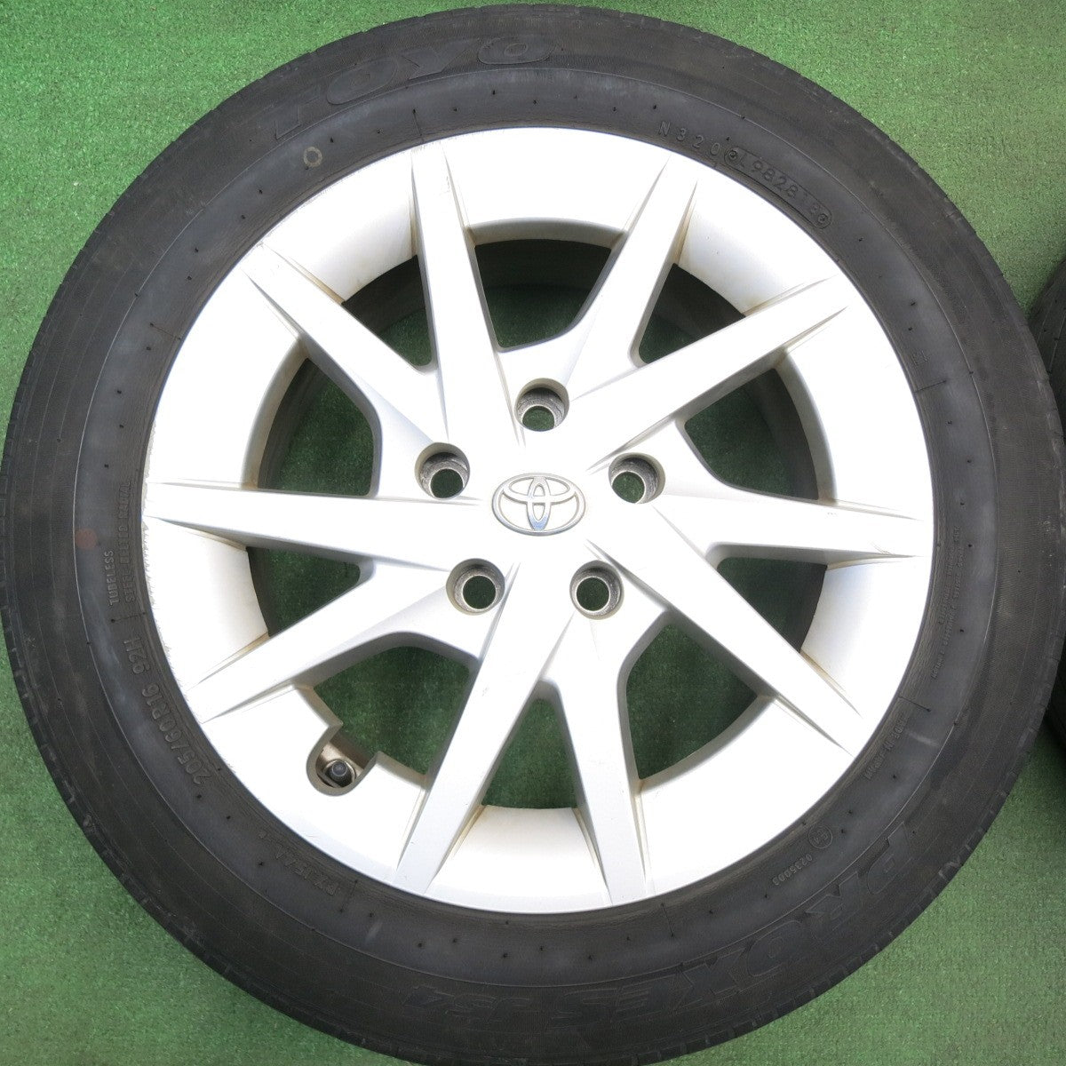 4本価格★トヨタ プリウスα 純正 205/60R16 トーヨー プロクセス J54 16インチ PCD114.3/5H★6031402HAノ