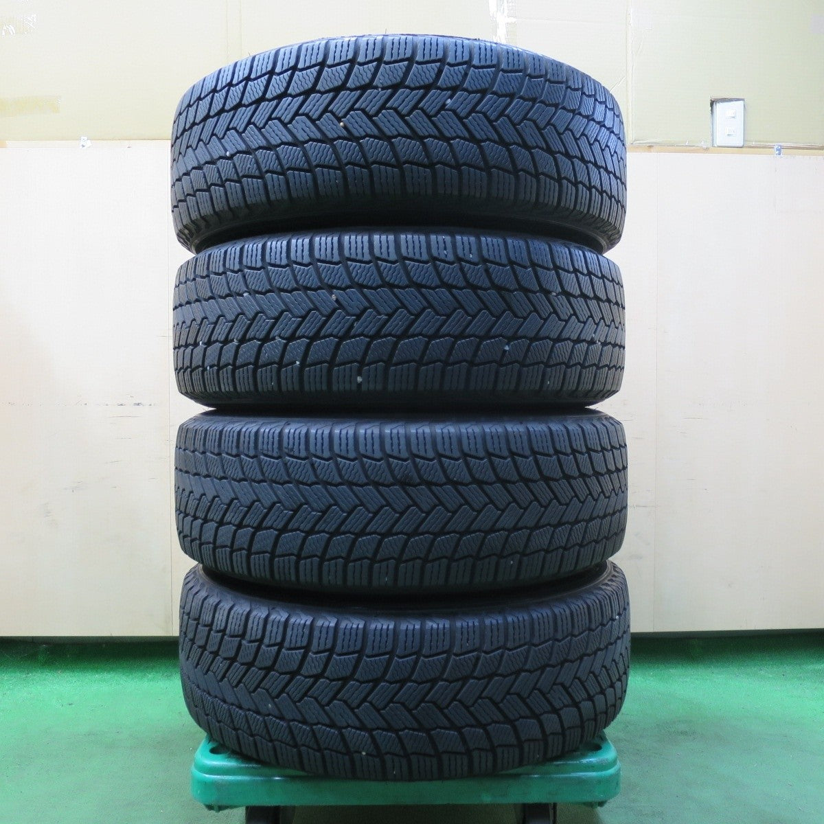 バリ溝！21年！キレイ！9分★スタッドレス 225/65R17 ミシュラン X-ICE SNOW SUV ravrion RS01 ラブリオン 17インチ PCD114.3/5H★5010301イス