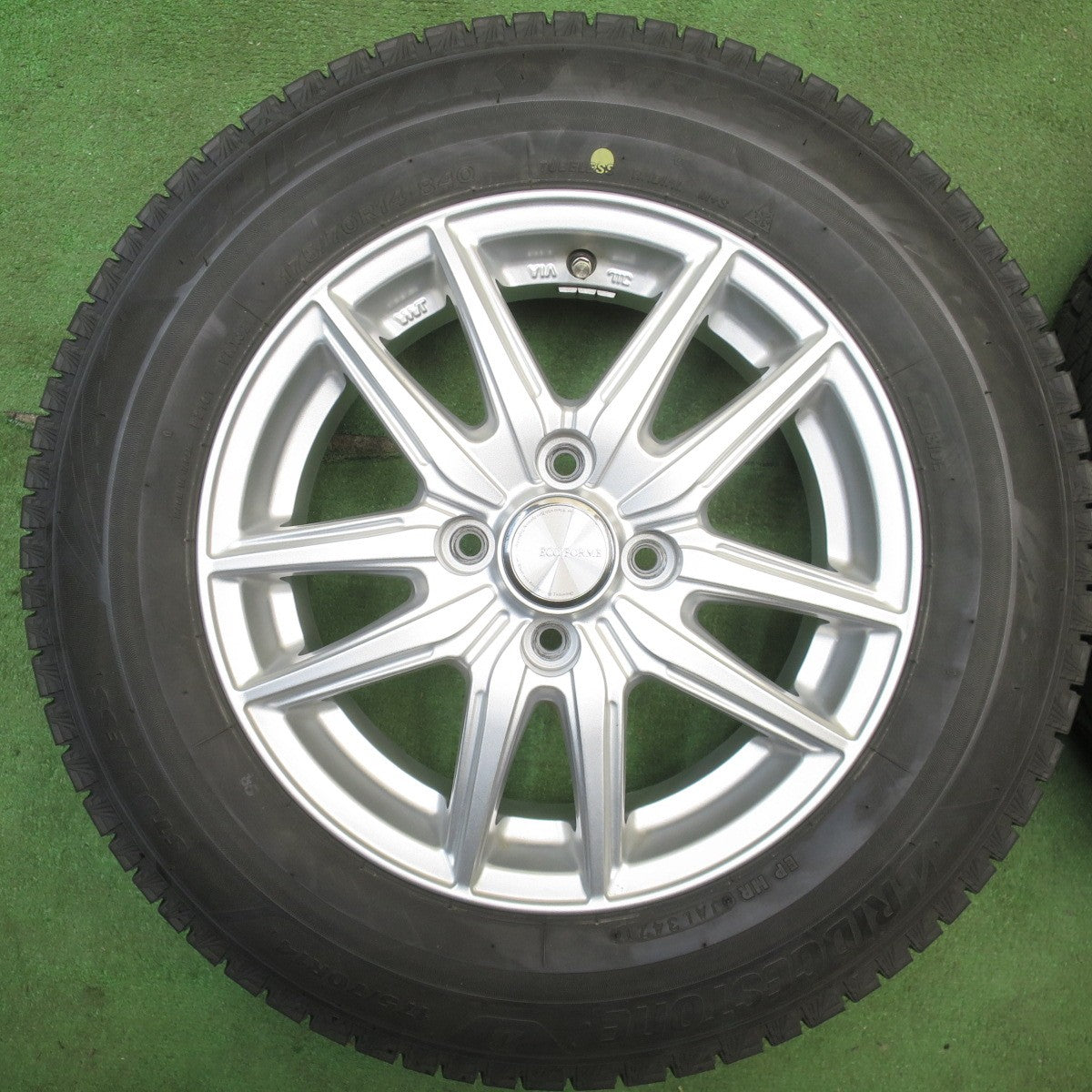 バリ溝！キレイ！8.5分★スタッドレス 175/70R14 ブリヂストン ブリザック VRX3 ECO FORME SE-20 エコフォルム 14インチ PCD100/4H★6042103NJス