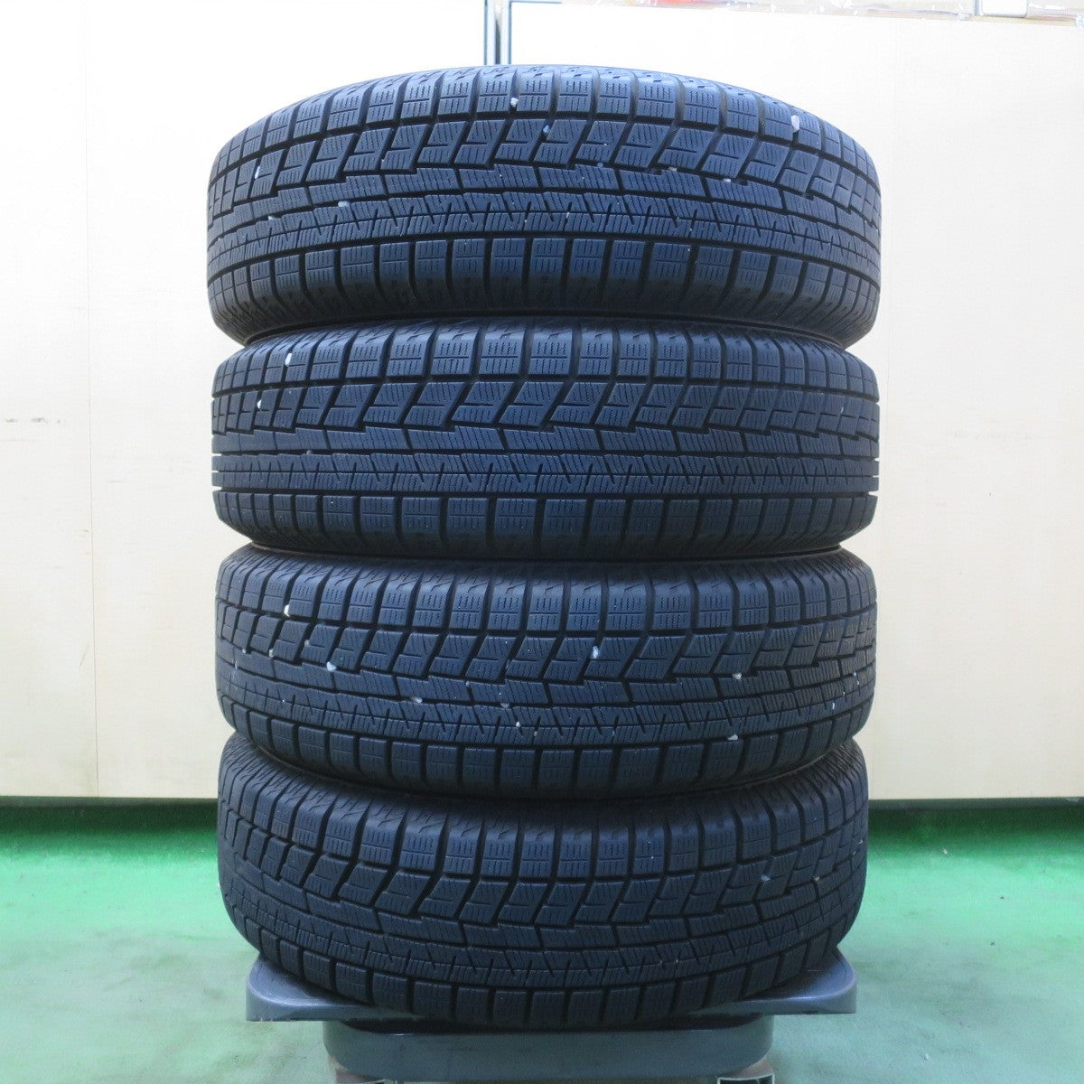 バリ溝！24年！9.5分以上★スズキ ハスラー 純正 スチール 165/60R15 スタッドレス ヨコハマ アイスガード iG60 15インチ PCD100/4H★6052203イス
