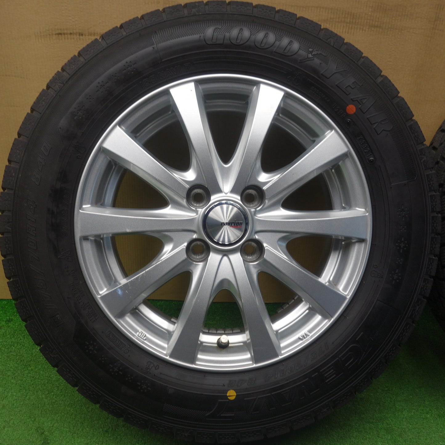 バリ溝！ほぼ10分★スタッドレス 175/70R14 グッドイヤー アイスナビ7 ravrion RS01 ラブリオン 14インチ PCD100/4H★6032702KTス