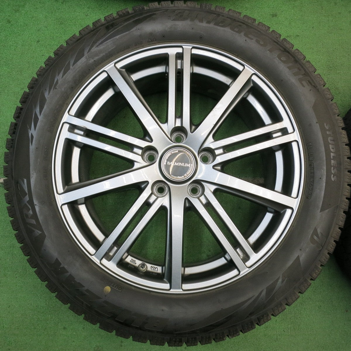 バリ溝！23年！9.5分☆スタッドレス 215/55R17 ブリヂストン