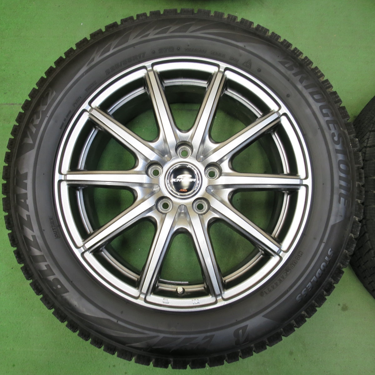 バリ溝！21年！キレイ！9.5分★スタッドレス 225/55R17 ブリヂストン ブリザック VRX2 SCHNEIDER MiD シュナイダー 17インチ PCD114.3/5H★5041002イス