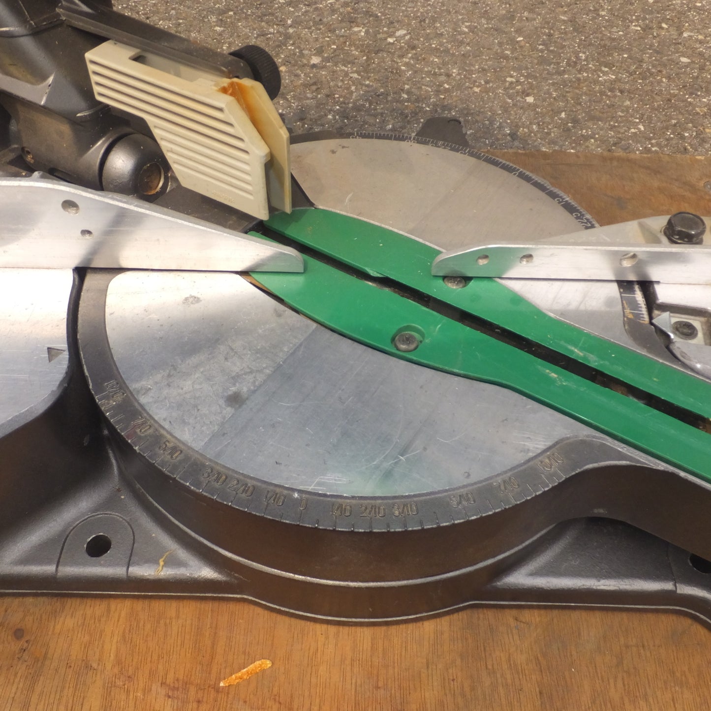 [送料無料] 岐阜発★ハイコーキ HiKOKI 190mm コードレス卓上スライド丸のこ C3607DRA　リチウムイオン蓄電池 BSL36A18BX　セット★
