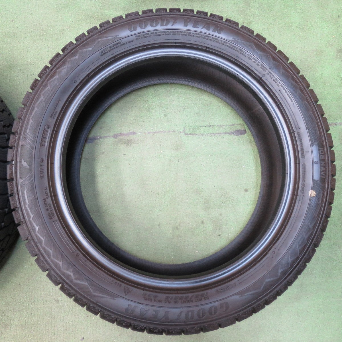 バリ溝！24年！ほぼ10分★スタッドレス 185/55R16 グッドイヤー アイスナビ8 タイヤ 16インチ ヤリス カローラ フィット 等★5110309イスタ