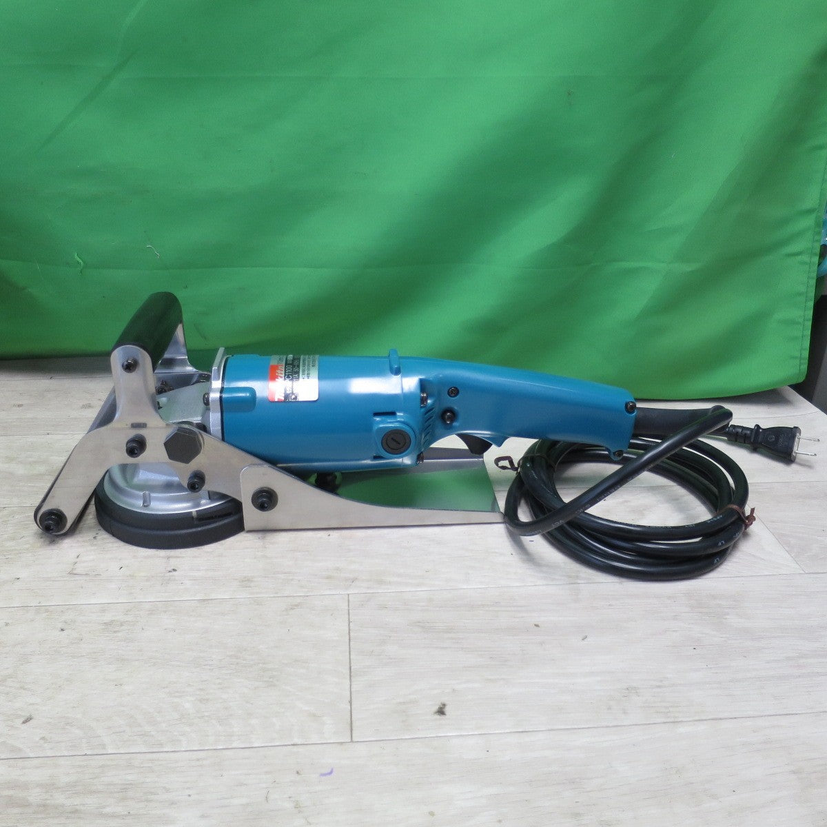 [送料無料] 美品☆マキタ 110mm コンクリート カンナ 100V PC1100 ハードケース付き かんな 研削 電動 工具☆