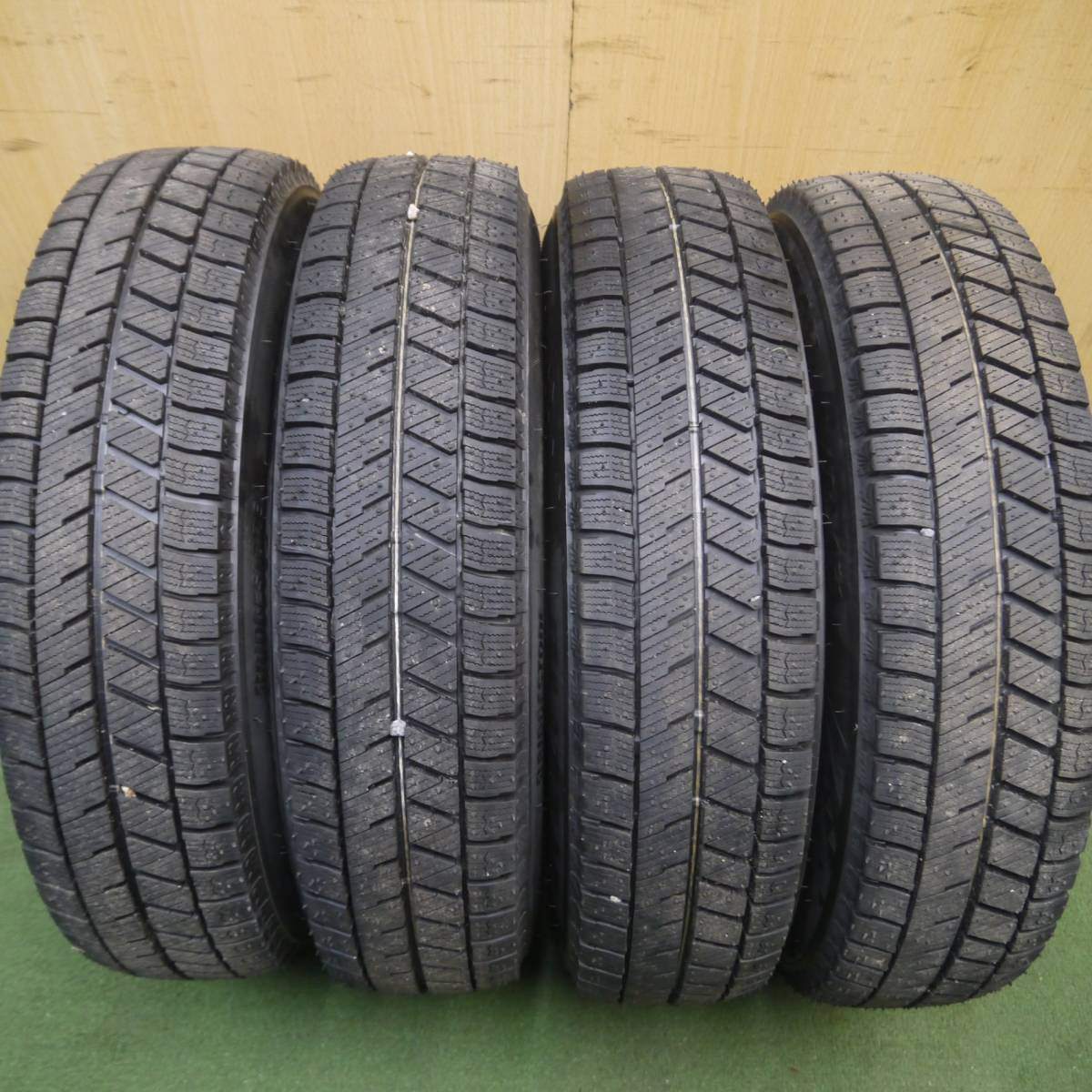 タイヤほぼ未使用！21年★スタッドレス 145/80R13 ブリヂストン ブリザック VRX3 DUFACT DF5 PCD100/4H★4021602Hス