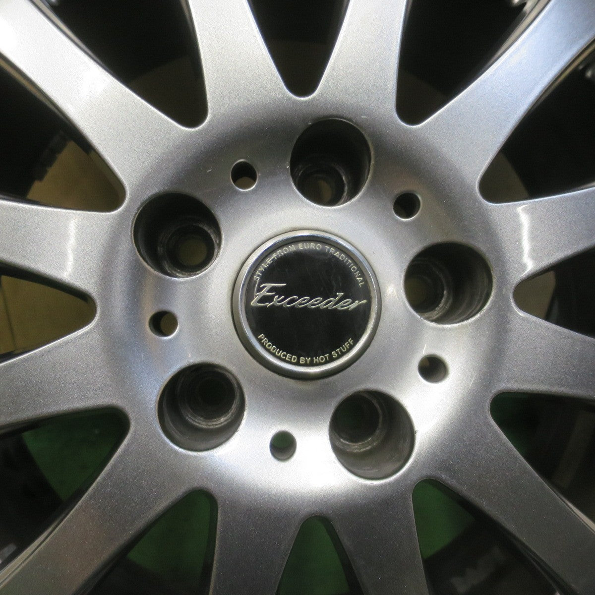 バリ溝！25年！ほぼ10分◎スタッドレス 215/70R16 ヨコハマ アイスガード G075 Exceeder エクシーダー 16インチ PCD114.3/5H◎6082909イス
