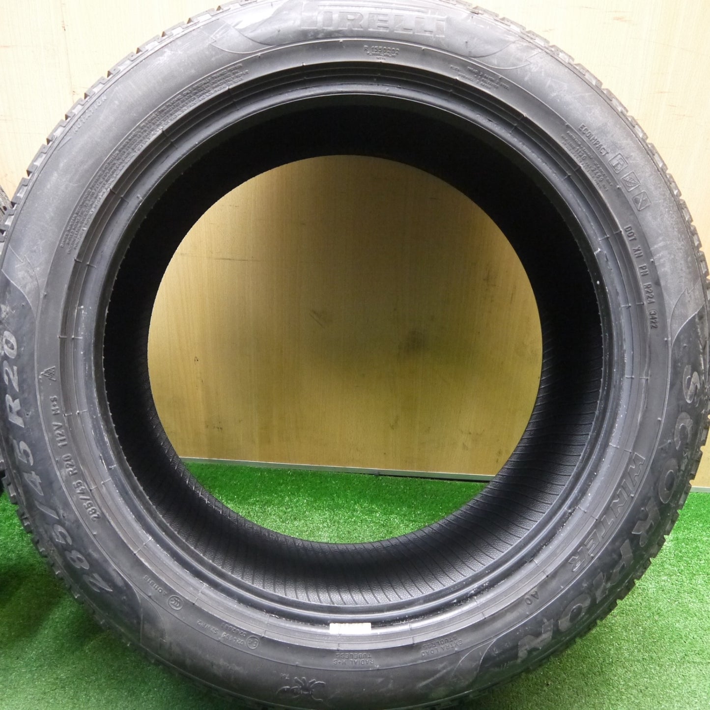 バリ溝！22年！ほぼ10分★スタッドレス 285/45R20 ピレリ スコーピオン TM ウインター AO タイヤ 20インチ アウディ Q7 等★5121909Hスタ