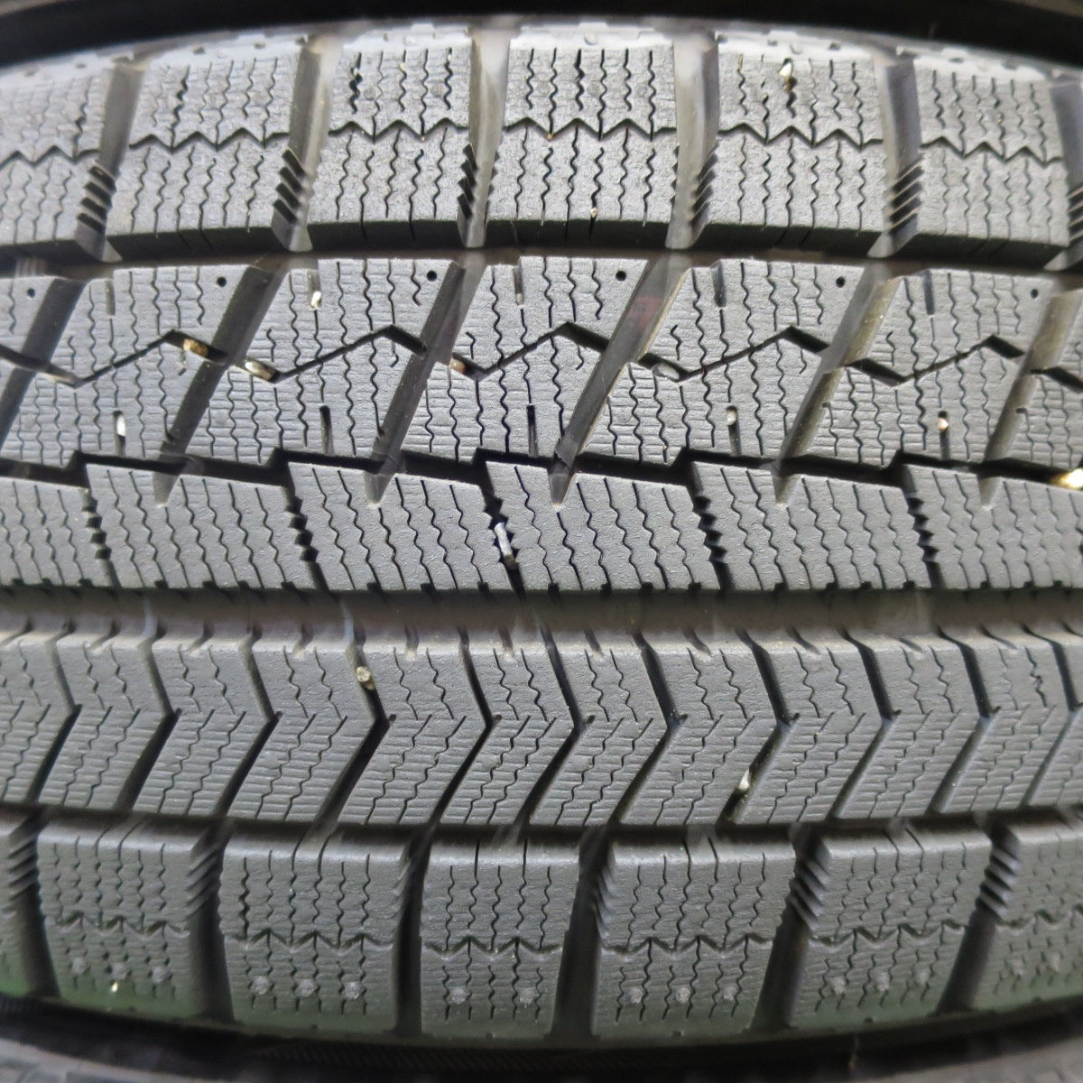 *送料無料* バリ溝！9.5分以上★スタッドレス 185/60R15 ブリヂストン ブリザック VRX スチール ホイール 15インチ PCD100/4H★4060704イス