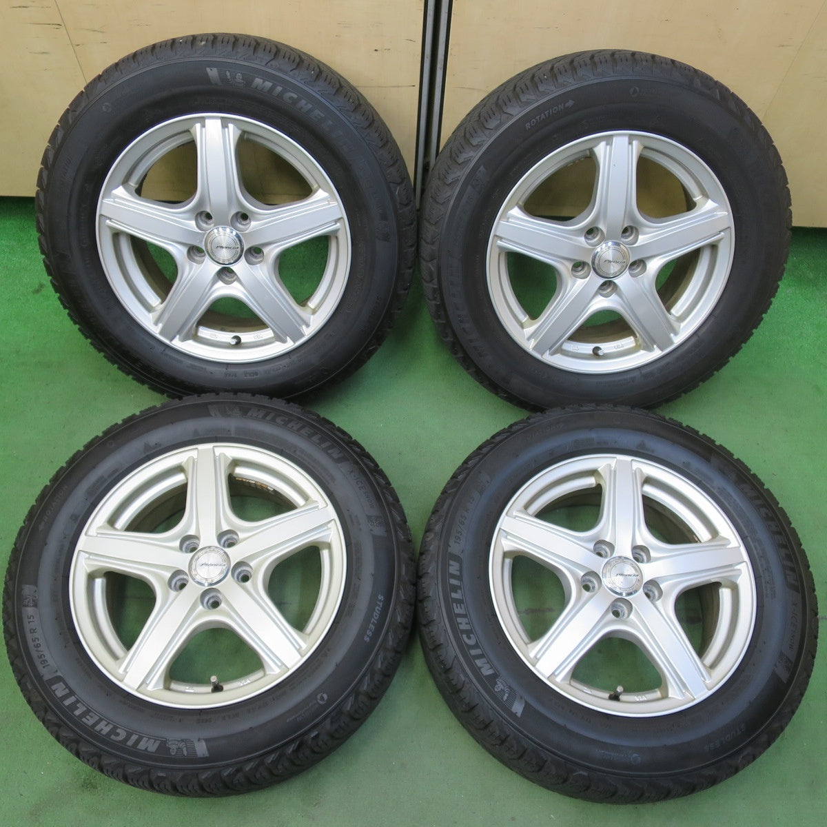 バリ溝！23年！9分★プリウス 等 195/65R15 スタッドレス ミシュラン X-ICE SNOW Plencia プレンシア 15インチ PCD100/5H★5100712イス