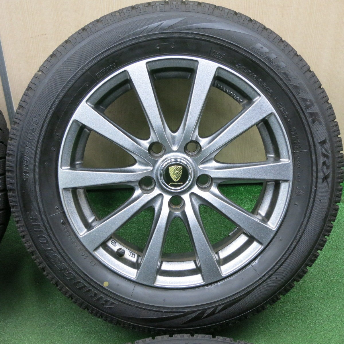*送料無料* バリ溝！9分★スタッドレス 205/60R16 ブリヂストン ブリザック VRX MANARAY SPORT マナレイ 16インチ PCD114.3/5H★4040311TNス