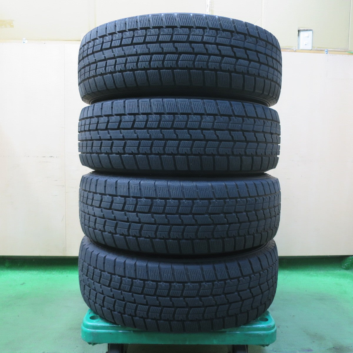 バリ溝！22年！キレイ！9.5分★トヨタ 30系 アルファード ヴェルファイア 純正 225/60R17 スタッドレス グッドイヤー アイスナビ7 17インチ PCD114.3/5H★5101703イス