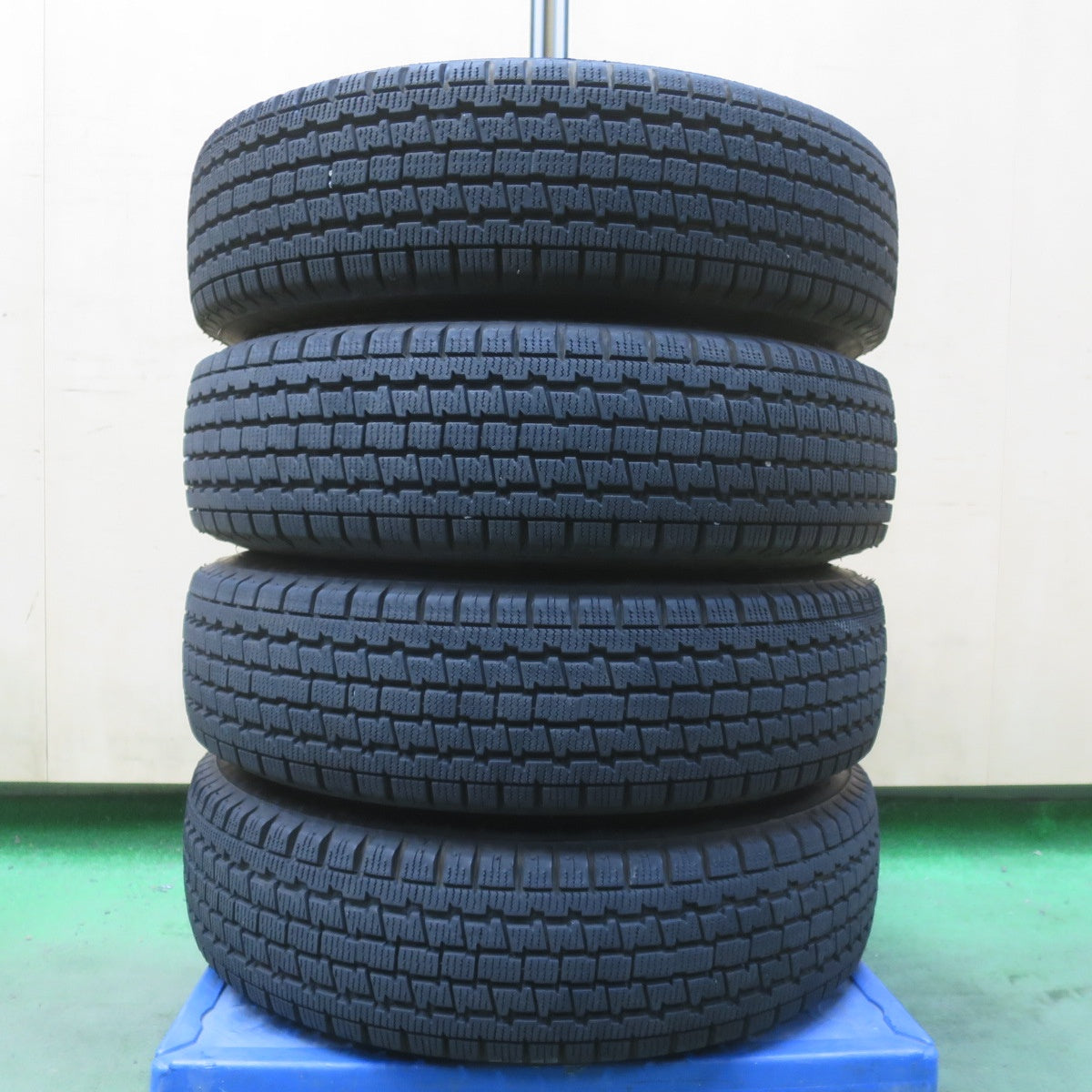 4本価格！23年◎ダイハツ アトレー 純正 スチール 145/80R12 80/78N スタッドレス ブリヂストン W300 12インチ PCD100/4H◎6101908イス