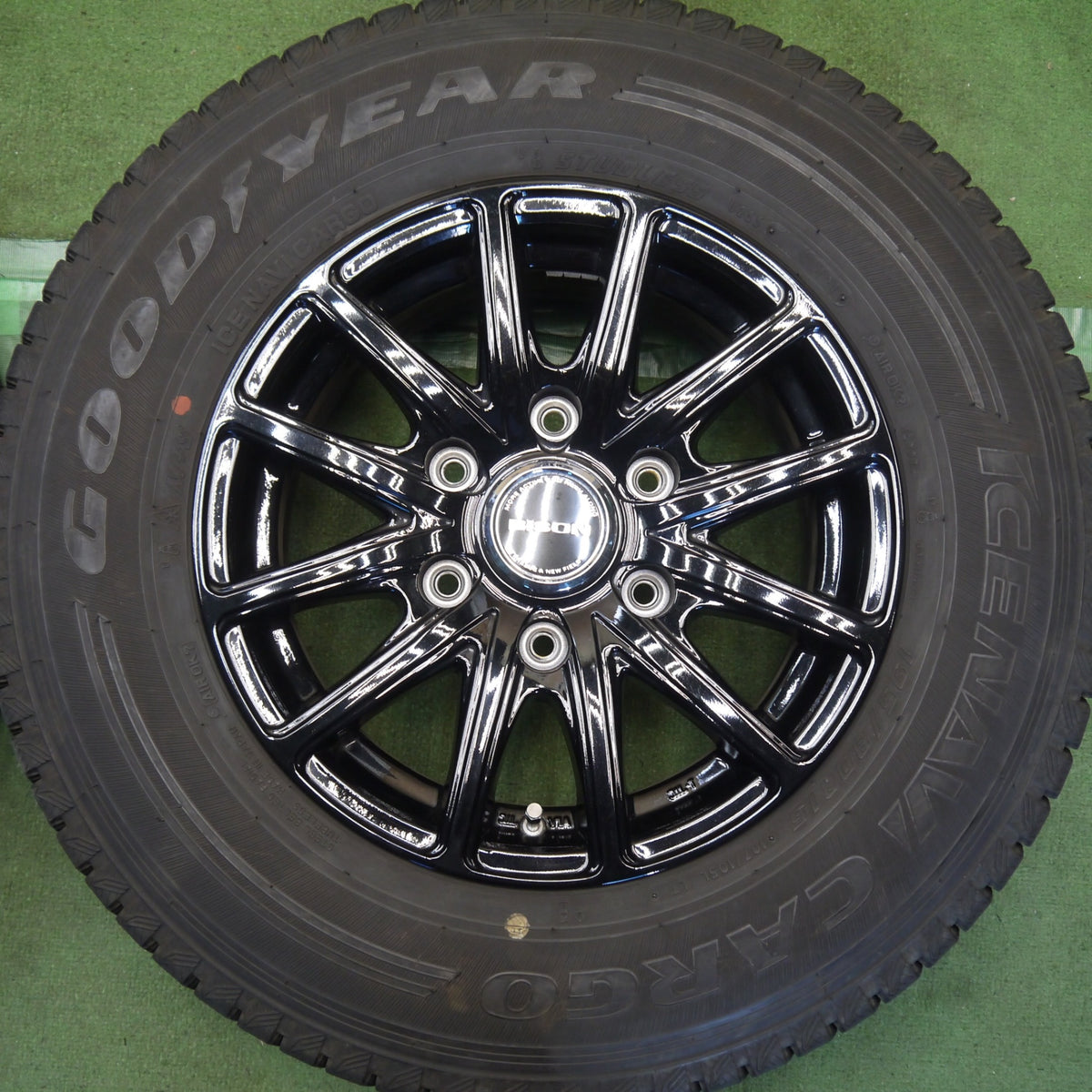 バリ溝！キレイ！9.5分◎スタッドレス 195/80R15 107/105L グッドイヤー アイスナビ CARGO BISON バイソン 15インチ PCD139.7/6H◎6092502Hス