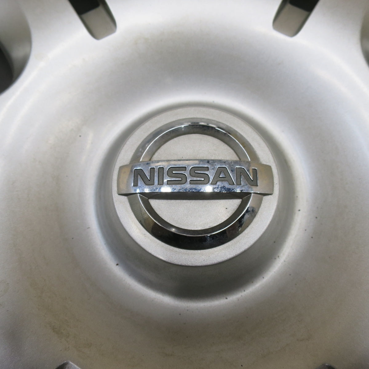 [送料無料] バリ溝！8.5分★日産 キャラバン 純正 スチール 195/80R15 107/105L ヨコハマ JOB RY52 15インチ PCD139.7/6H★5040602IMノ