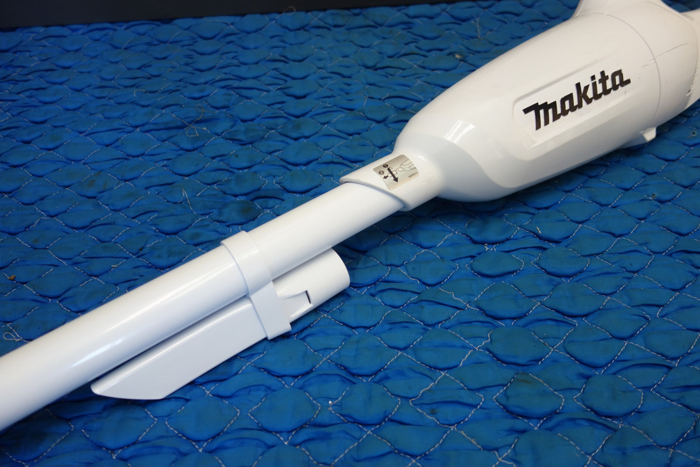 [送料無料] ☆マキタ 充電式 クリーナ CL108FD コードレス クリーナー 掃除機 makita 充電器 DC10SA バッテリー BL1050B☆