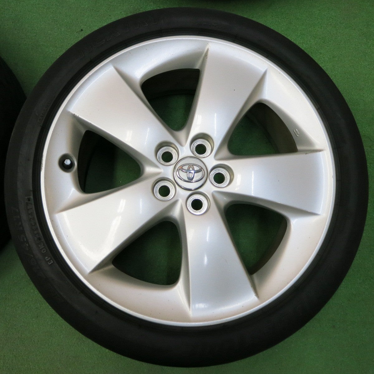 *送料無料* 4本価格★トヨタ 30系 プリウス ツーリング 純正 215/45R17 ブリヂストン ネクストリー エコピア 17インチ PCD100/5H★4050211イノ