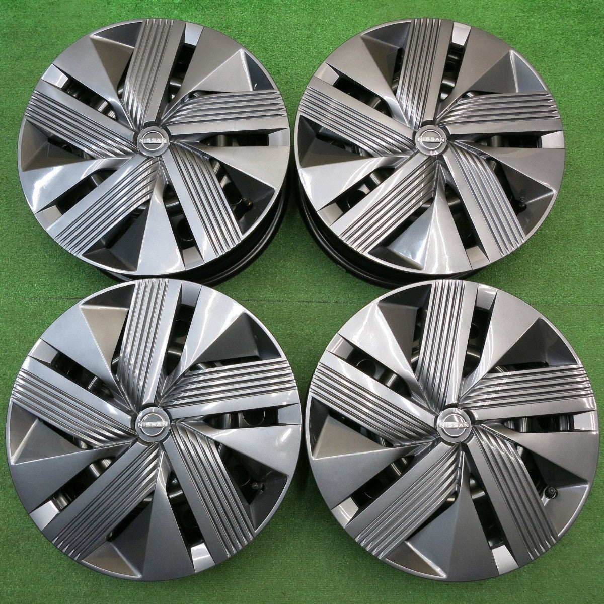 新車外し！付属品付き★日産 E13 ノート 純正 スチール ホイール 16インチ 16×5.5J NOTE PCD100/4H★5112505HAホ