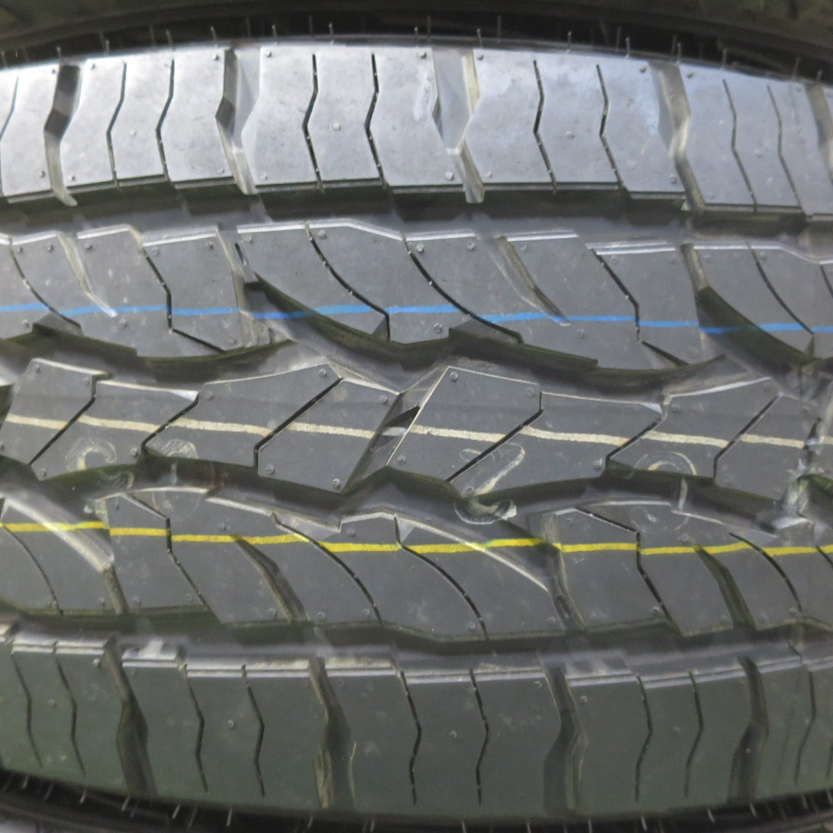 新車外し！25年★235/60R18 ダンロップ グラントレック AT5 タイヤ 18インチ レクサス RX NX ハリアー RAV4 CX-5 等★6033006イノタ