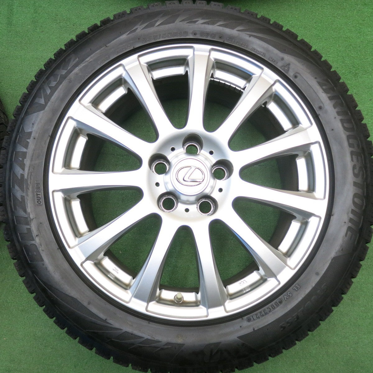 センサー付！バリ溝！キレイ！9.5分★レクサス 等 235/50R18 スタッドレス ブリヂストン ブリザック VRX2 LF SPORT 18インチ PCD120/5H★6022605HAス