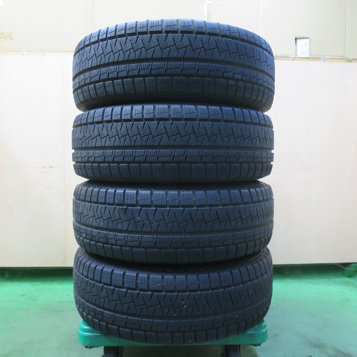 バリ溝！21年！キレイ！9分★スタッドレス 215/65R16 ピレリ アイスアシンメトリコ プラス CYBER サイバー 16インチ PCD114.3/5H★5090101イス