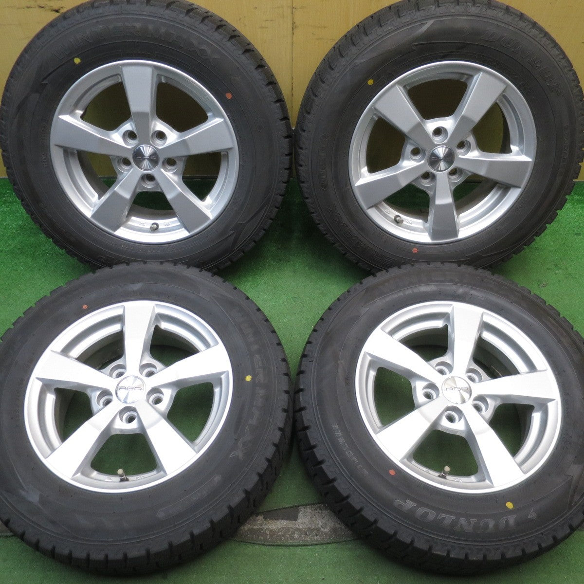 バリ溝！キレイ！9.5分★ワーゲン 等 AGA Nexta 185/70R14 スタッドレス ダンロップ ウインターマックス WM02 ネクスタ 14インチ PCD100/5H★5070405NJノ