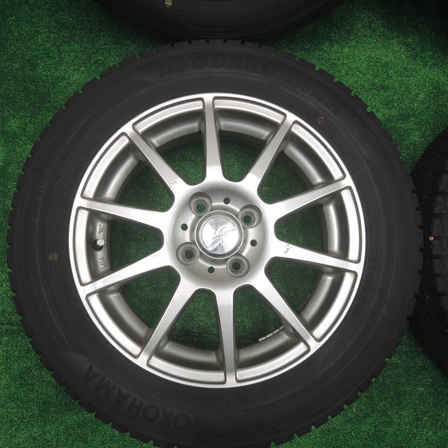 [送料無料]バリ溝！19年！9.5分★スタッドレス 175/65R15 ヨコハマ アイスガード iG50 プラス STRANGER ストレンジャー 15インチ PCD100/4H★3070303SYス