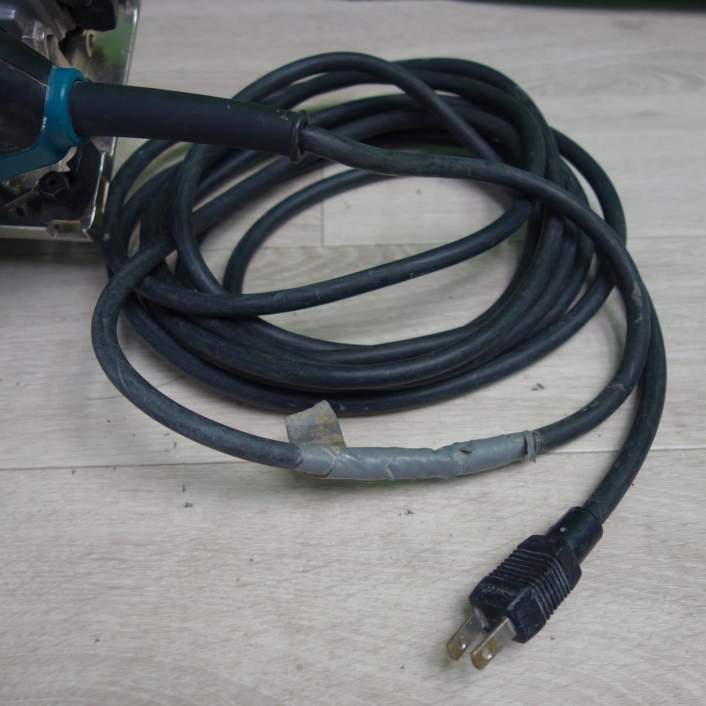 [送料無料] ☆makita マキタ 5637BA 165mm マルノコ 丸ノコ 丸のこ 電動 工具 切断  木工 DIY☆